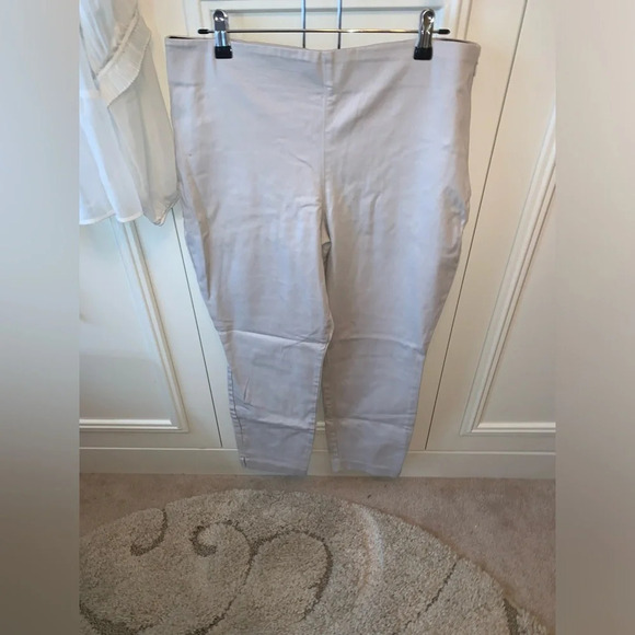 Set H&M ivory films sheer top & Old Navy khaki side zip chinos‎ - Picture 8 of 15